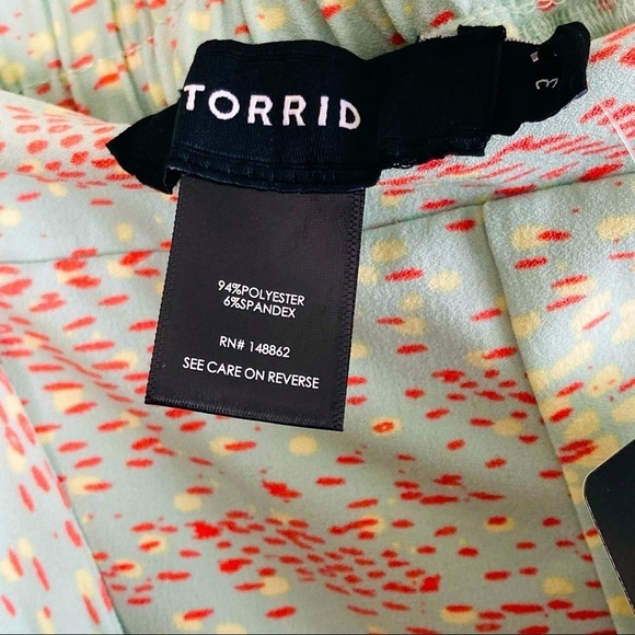 Torrid SELF TIE MID SHORT - CREPE MULTI DOTS & MINT BLUE - Picture 9 of 10